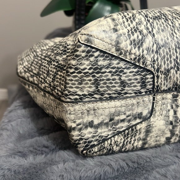 **GIVY FOR MIXLUX*** Vince Camuto Animal print Tote with leather straps - Picture 11 of 13